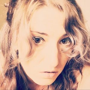 Meet your Posher, Melissa. I love boho styles.